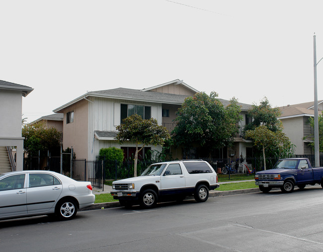 1313 W Lynne Ave in Anaheim, CA - Building Photo - Building Photo