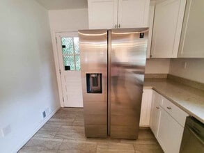 Room in House on Morris Brown Dr SW in Atlanta, GA - Building Photo - Building Photo