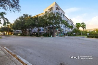 2421 NE 65th St in Fort Lauderdale, FL - Building Photo - Building Photo