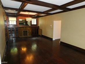 220 Greydon Ave-Unit -Unit 1 in Mckees Rocks, PA - Building Photo - Building Photo