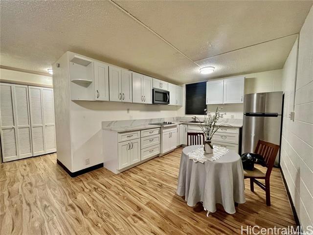 property at 94-054 Leolua St