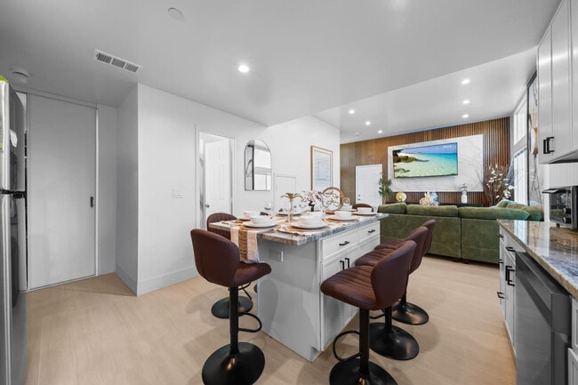 1219 Denver Ln