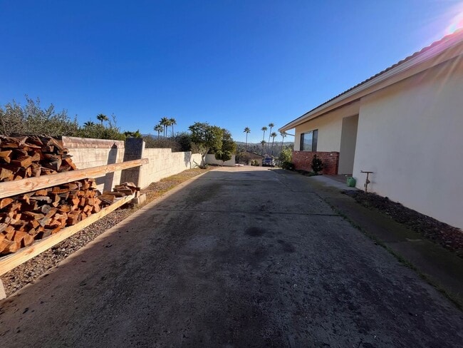 31974 Vía Giannelli in Bonsall, CA - Building Photo - Building Photo