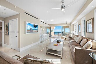 19253 Fisher Island Dr in Miami Beach, FL - Building Photo - Building Photo