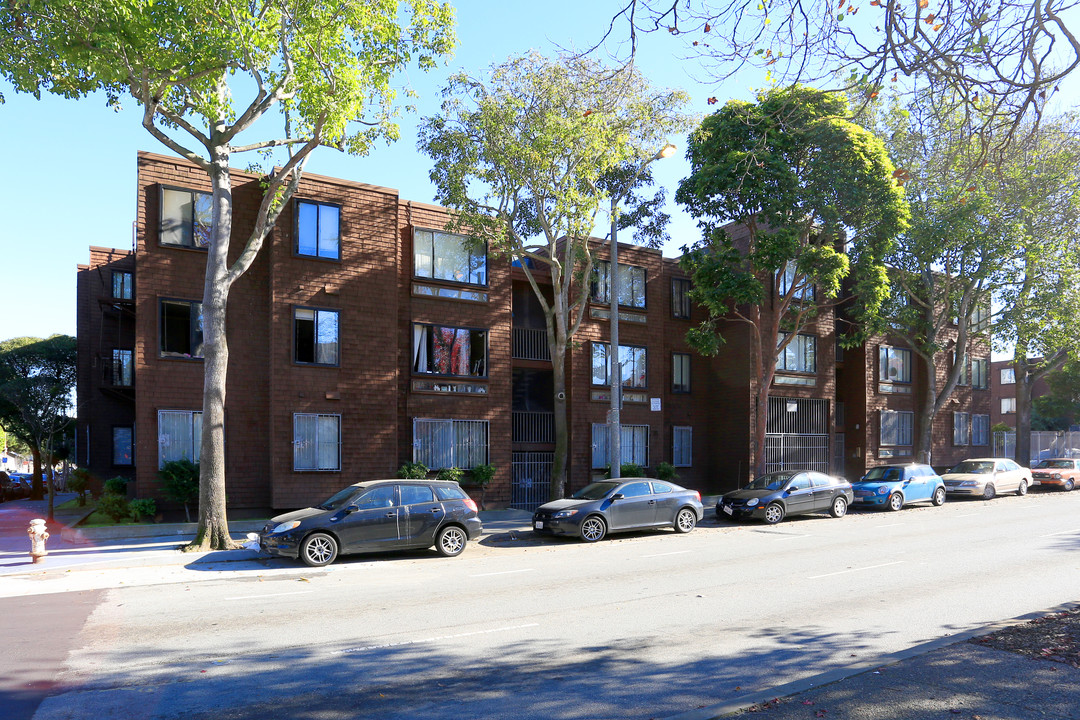 Friendship Village Apartments in San Francisco, CA - Building Photo