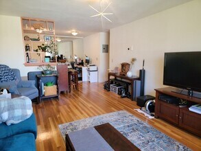50 Green St, Unit 101 in Brookline, MA - Building Photo - Building Photo