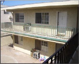 14150 Sherman Way in Van Nuys, CA - Building Photo - Building Photo