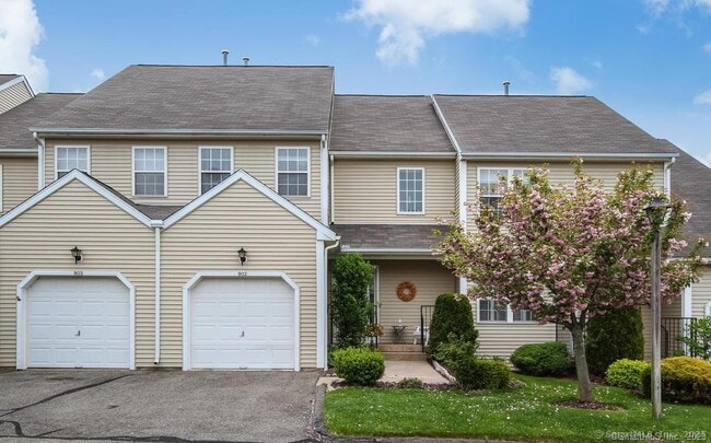 property at 902 Gray Fox Ln