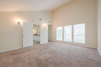 15910 Tumbling Rapids Dr in Houston, TX - Building Photo - Building Photo