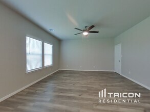 13605 Paxton Blvd in Saint Hedwig, TX - Building Photo - Building Photo