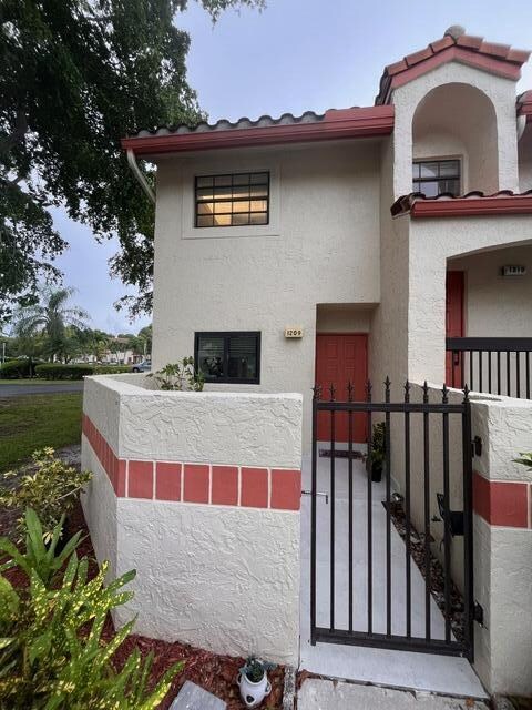 1209 Congressional Way in Deerfield Beach, FL - Building Photo
