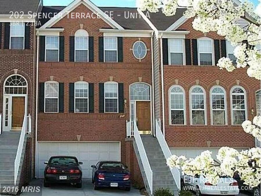 202 Spencer Terrace SE in Leesburg, VA - Building Photo