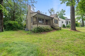 2924 Oberlin Rd in Raleigh, NC - Building Photo - Building Photo