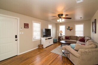 108 Park Pl in College Station, TX - Building Photo - Building Photo