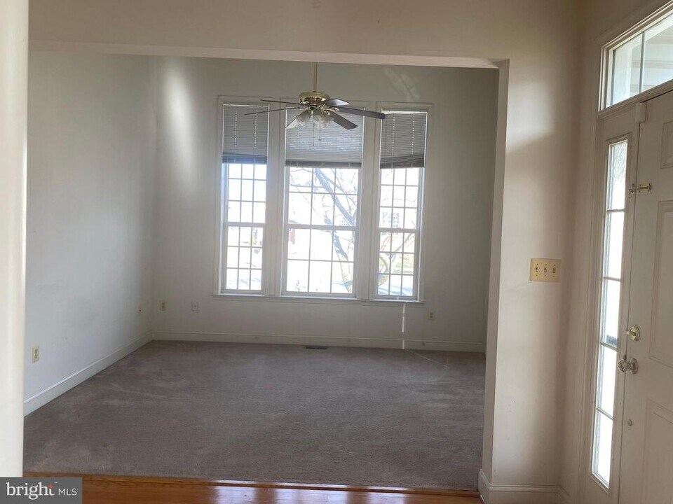 1017 Llano Dr in La Plata, MD - Building Photo