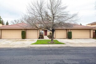 Hahn Triplexes in Modesto, CA - Building Photo