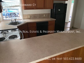 17235 SE Woodward Ct in Portland, OR - Building Photo - Building Photo