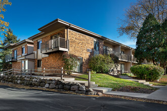 Schroeder Square Apartments in Madison, WI - Building Photo - Building Photo