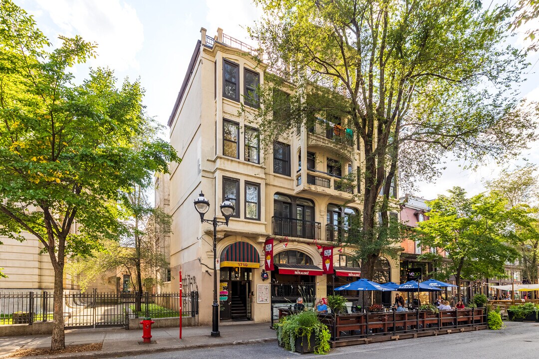 1710 Saint-Denis Rue in Montréal, QC - Building Photo