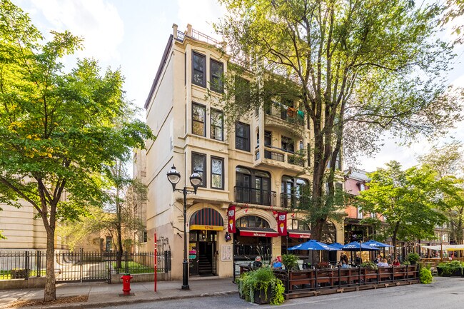 1710 Saint-Denis Rue