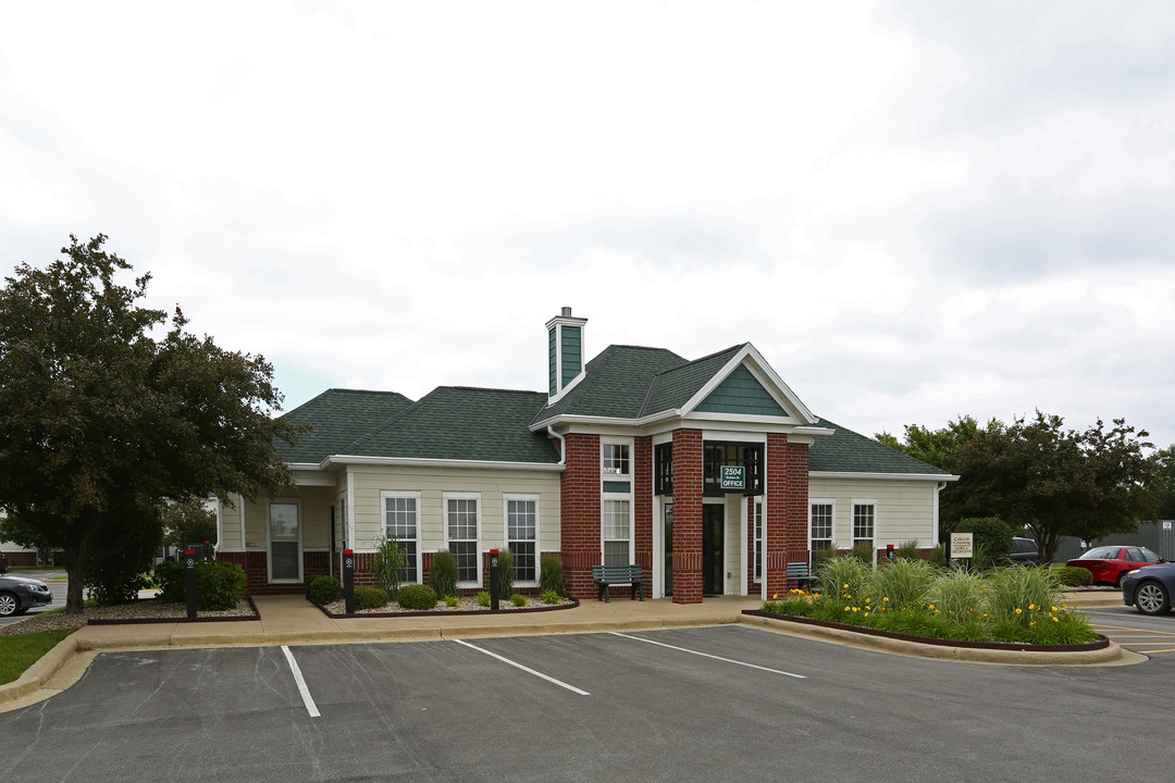 Coles Crossing Apartments in Mattoon, IL - Building Photo