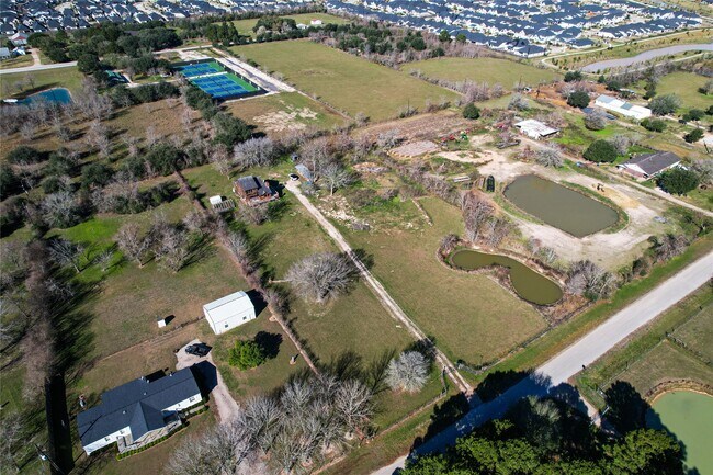 6250 N Mallard Dr in Fulshear, TX - Building Photo - Building Photo