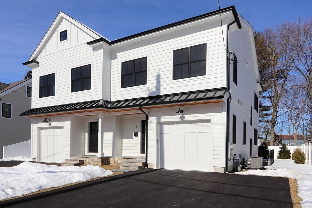 7 Sharon Ave in Newton, MA - Building Photo