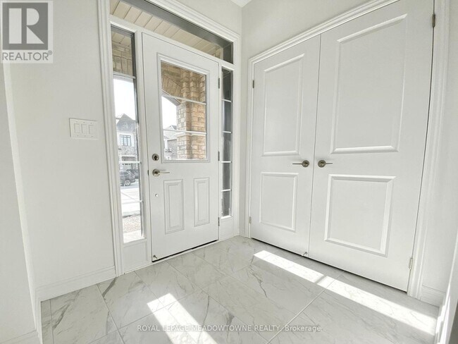 1461 Savoline Blvd in Milton, ON - Building Photo - Building Photo