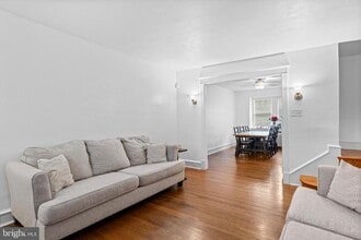 7437 Germantown Ave in Philadelphia, PA - Building Photo - Building Photo