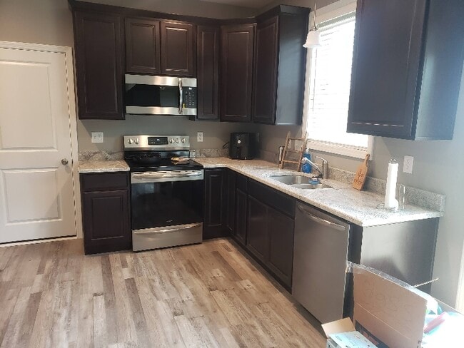 1208 Gemstone Pointe Dr in Walton, KY - Building Photo - Building Photo