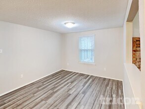 433 Candlestick Trail, Unit 1421 in Saginaw, TX - Foto de edificio - Building Photo