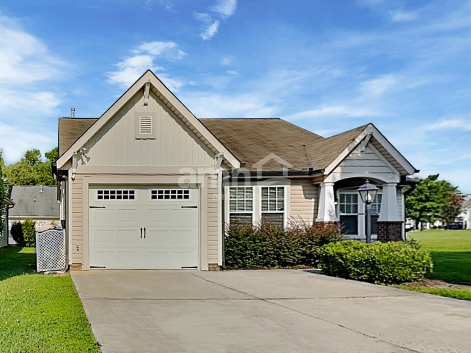 157 Larck Crest Ln in Winston-Salem, NC - Building Photo