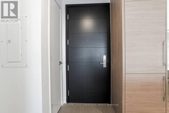 488-3488 University Ave in Toronto, ON - Building Photo - Building Photo