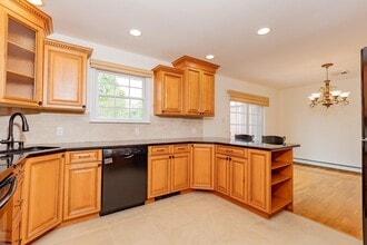 520 Hyman Ave in West Islip, NY - Building Photo - Building Photo