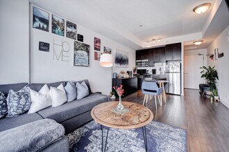 15 James Finlay Way in Toronto, ON - Building Photo - Building Photo