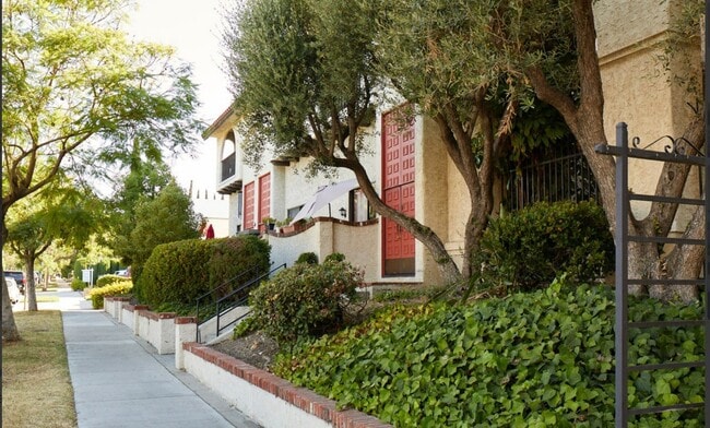 property at 300 N Isabel St
