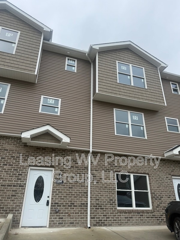 158 Christian Ct in Hurricane, WV - Building Photo - Building Photo