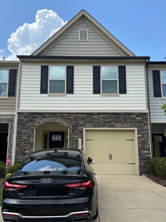 218 Cross Blossom Rd in Durham, NC - Foto de edificio