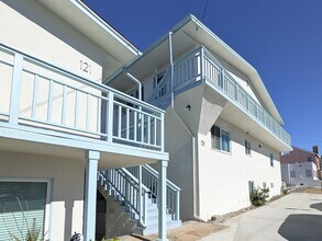 121-131 8th St in Hermosa Beach, CA - Building Photo - Building Photo
