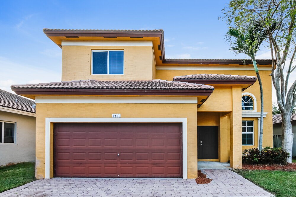 1260 NE 42nd Ave in Homestead, FL - Foto de edificio