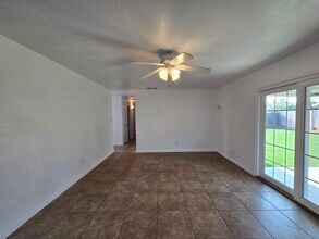 4577 N Lorna Ave in Fresno, CA - Building Photo - Building Photo