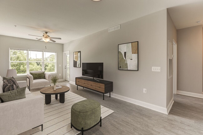 Messenger Place in Manassas, VA - Foto de edificio - Building Photo