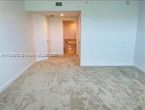 14951 Royal Oaks Ln, Unit # 1006 in North Miami, FL - Building Photo - Building Photo