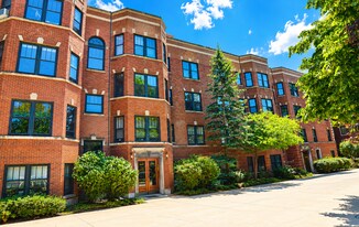 5447 S East View Park in Chicago, IL - Building Photo