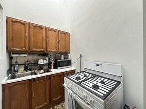 1222 W Grace St, Unit K09J in Chicago, IL - Building Photo - Building Photo