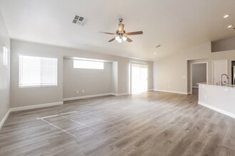 4037 W Delhi Ave in North Las Vegas, NV - Building Photo - Building Photo