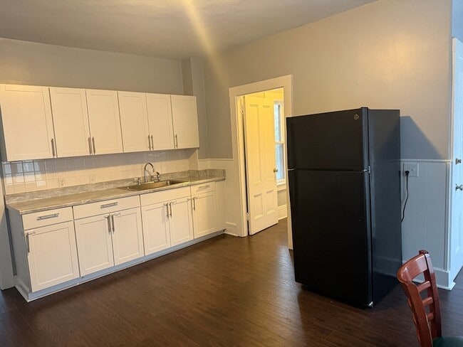 5 Lothrop St in Plymouth, MA - Foto de edificio - Building Photo