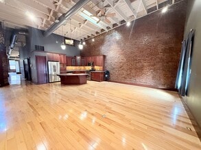 318 N Main St in Bloomington, IL - Building Photo - Building Photo