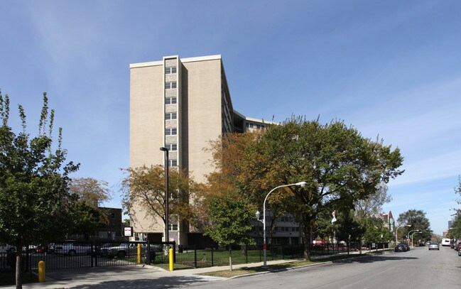 Judge Green Apartments in Chicago, IL - Foto de edificio - Building Photo