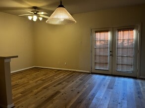 11811 Chetman Dr, Unit A in Houston, TX - Foto de edificio - Building Photo